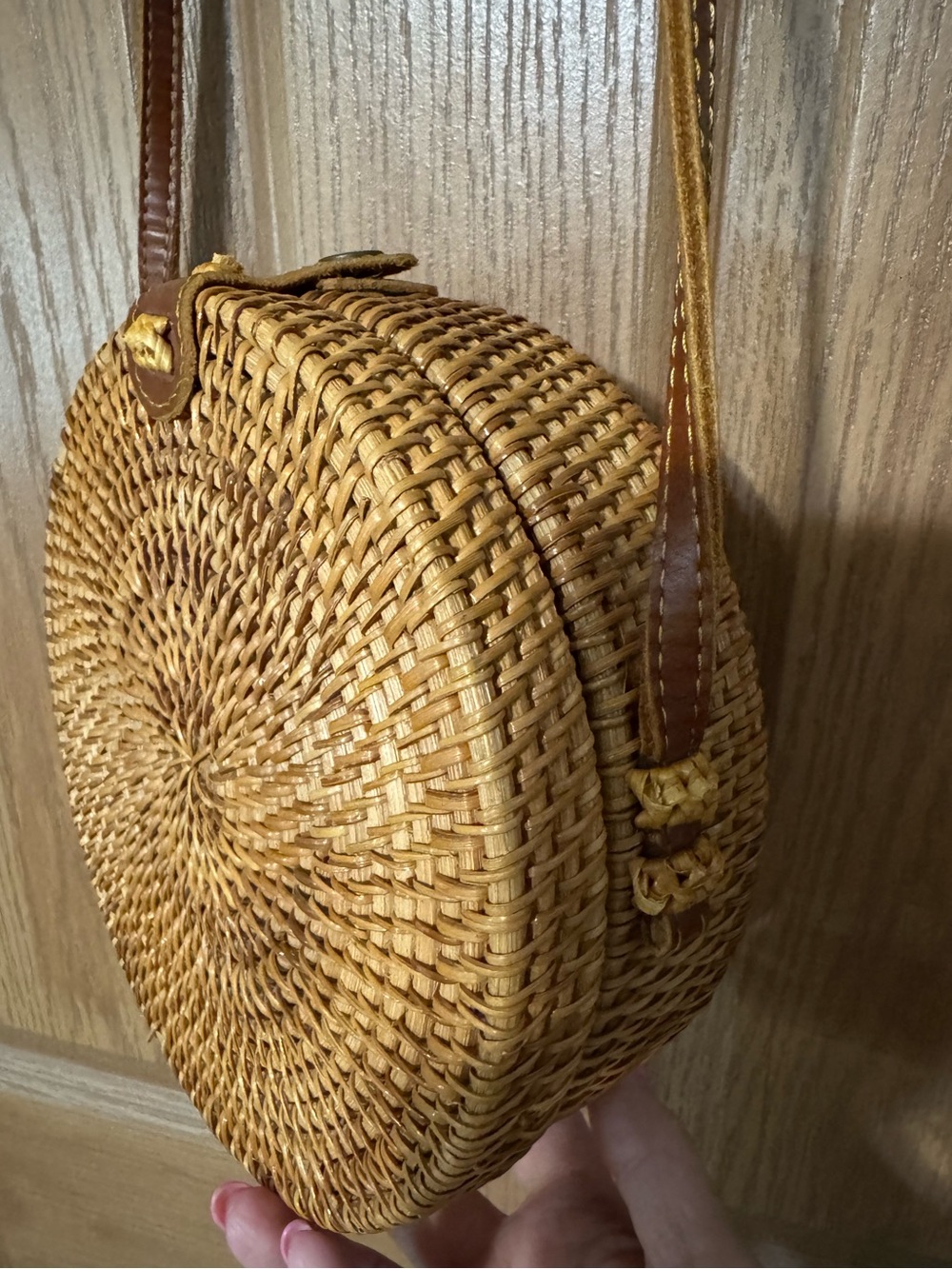 Round Woven Crossbody Bag in Natural Brown NWOT - Picture 10 of 12